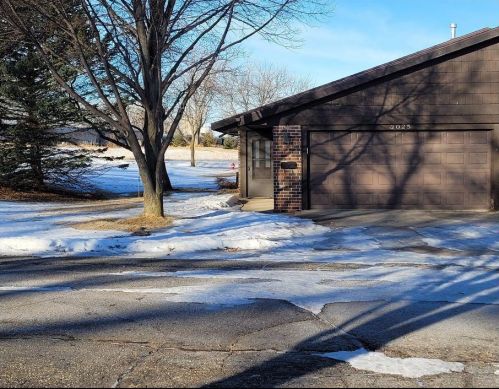 3025 1st Ave, Willmar, MN 56201-2301