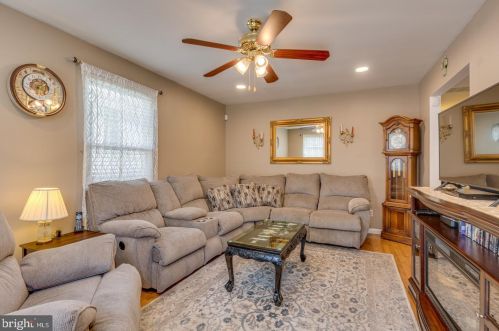 1608 River Dr, Camden NJ  08110-2922 exterior