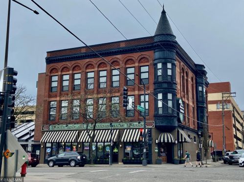 38 Douglas St, Saint Paul MN  55102-2714 exterior