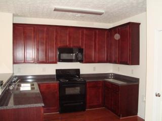 4333 Parkgate Dr, Atlanta GA  30344-7056 exterior