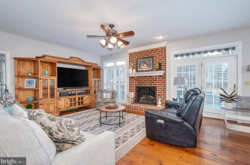 874 Pheasant Hill Rd, Summit Point WV  25446-3634 exterior