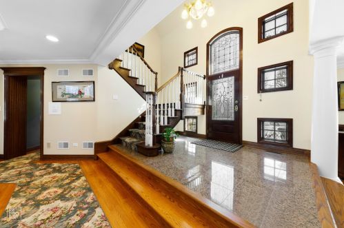 6972 Fieldstone Dr, Willowbrook IL  60527-6969 exterior