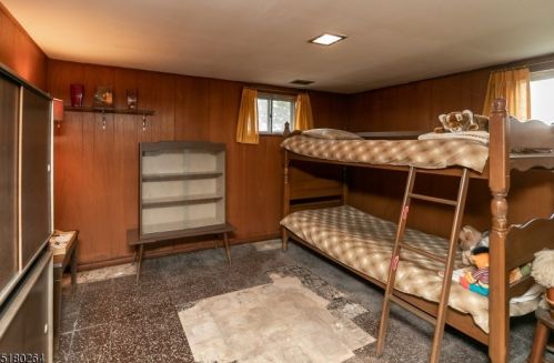 4 Lawrence Dr, Hackettstown NJ  07840-2510 exterior