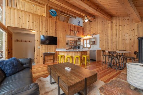 13584 Moraine Rd, Truckee CA  96161-3837 exterior