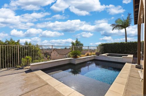 2568 Crooked Trl Rd, Chula Vista CA  91914-4143 exterior