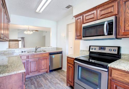 2517 Bamberry Dr, Fort Worth TX  76133-5815 exterior