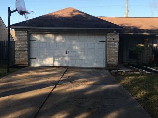 2827 Lakefield Way, Sugar Land TX  77479-2021 exterior