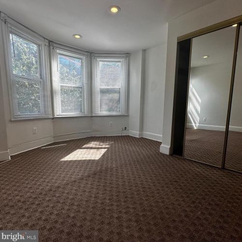 1709 Christian St, Philadelphia, PA 19146-1907