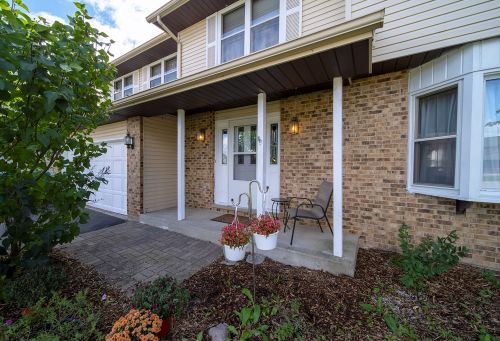 17695 Dawn Ct, Gurnee, IL 60031-4220