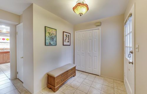 810 Shady Grove Ln, Buffalo Grove, IL 60089-1427