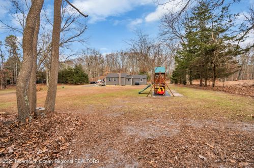18 Francis Mills Rd, East Freehold NJ  07728-7944 exterior