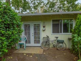 2132 14th Ct, Eugene, OR 97402-3406