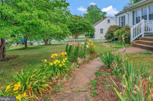 19 Jefferson St, Fredericksburg, VA 22405-2953