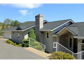 1971 Excello Dr, Roseburg, OR 97471-6011