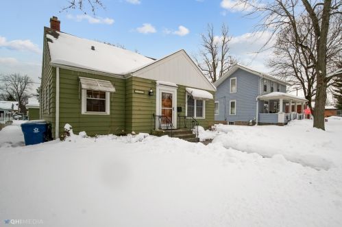 1277 Wood St, Crete, IL 60417-2213