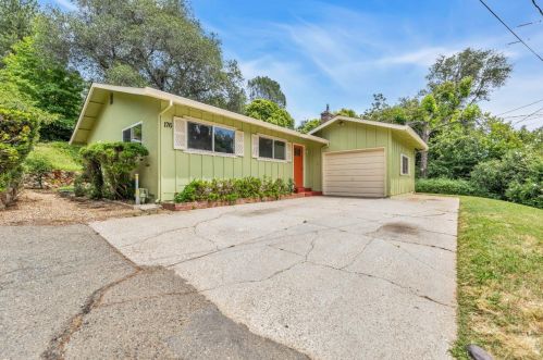 176 Mulberry Ln, Auburn, CA 95603-3636