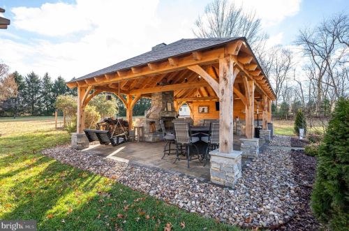 874 Pheasant Hill Rd, Summit Point WV  25446-3634 exterior