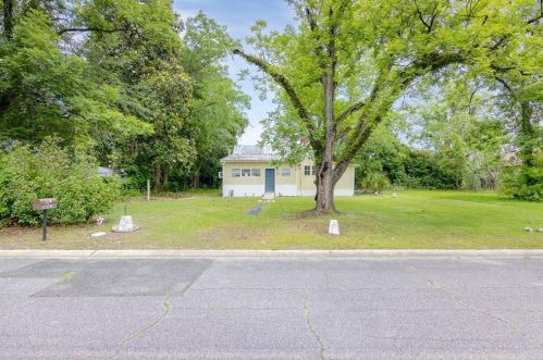207 Walters St, Waycross, GA 31501-1318