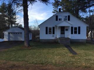 19 Norton St, Derry, NH 03038-2709