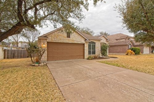13379 Amasia Dr, Austin TX  78729-4907 exterior