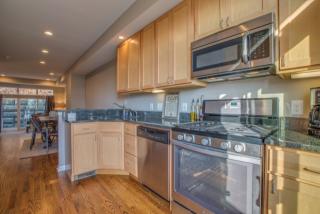 2870 11th St, Cleveland OH  44113-5204 exterior
