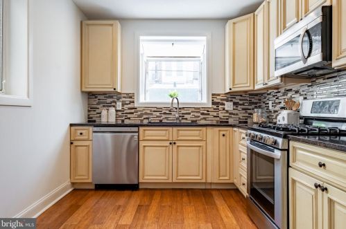 827 28th St, Philadelphia PA  19130-1724 exterior