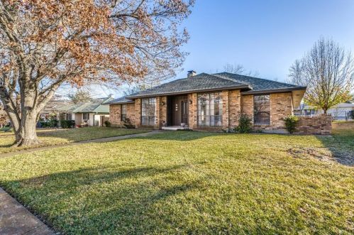 230 Meadowlark Ln, Duncanville, TX 75137-3113