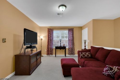 20 William Martin Way, Flemington, NJ 08822-1385