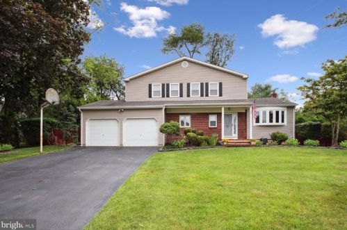 12 University Dr, Trenton, NJ 08619-1130