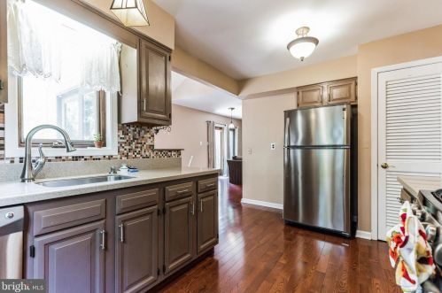 142 Hawthorne Ave, Tavistock NJ 08033-1401 exterior