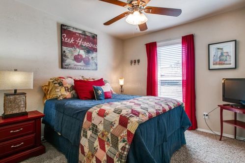 2239 Woodcreek, Carrollton TX 75006-1911 exterior