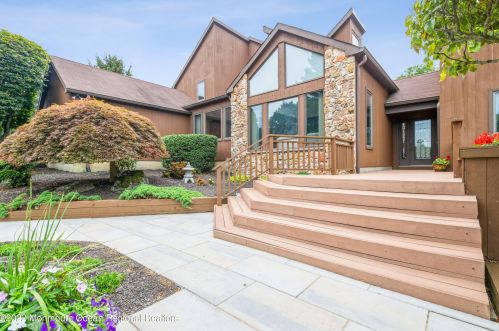 9 Taylor Run, Holmdel Village, NJ 07733-1228