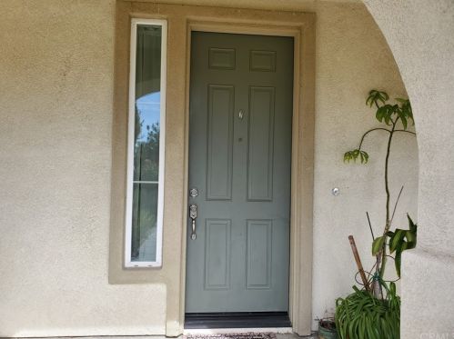 9464 Calico Trl, Riverside CA  92508-6836 exterior