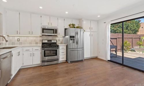 2467 Caminito Ocean Cv, Cardiff By The Sea CA  92007-2225 exterior