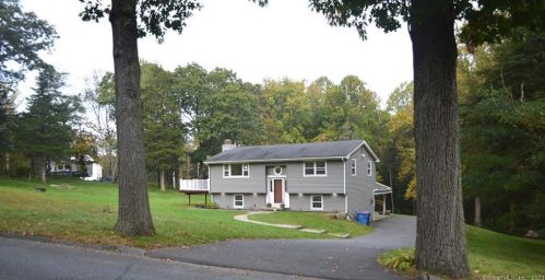274 Webb Cir, Upper Stepney CT  06468-1452 exterior