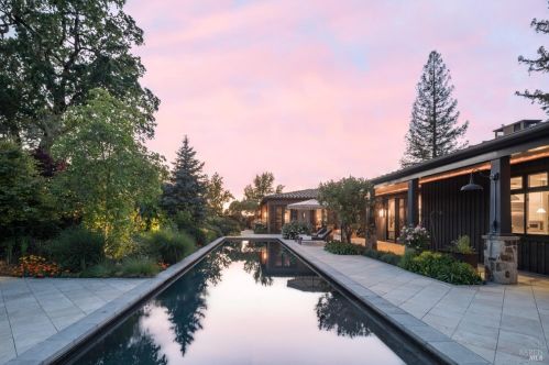 4030 Old Barn Rd, Healdsburg, CA 95448-9624