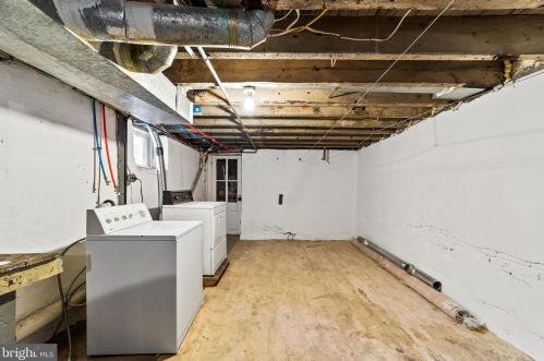 52 Hollywood Ave, Trenton NJ 08609-1312 exterior