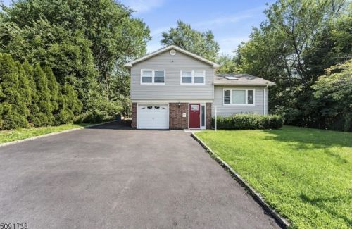471 Passaic Ave, Bloomfield, NJ 07003-5521