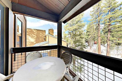 3026 Silver Strike, Truckee CA  96161-4208 exterior