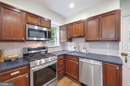 9613 Clearview Pl, Silver Spring MD 20901-2902 exterior