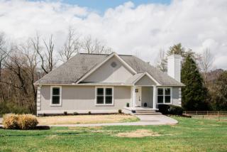 109 Dalton Ln, Clinton, TN 37716-5674