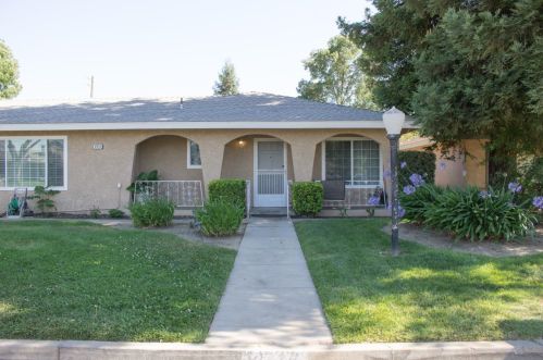 2712 Westgate Dr, Madera, CA 93637-4157