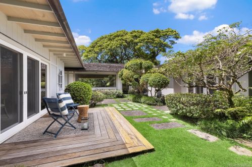 2659 Tantalus Dr, Honolulu HI  96813-1202 exterior