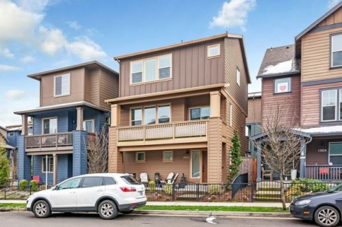1902 144 Ave, Beaverton OR  97005-2326 exterior