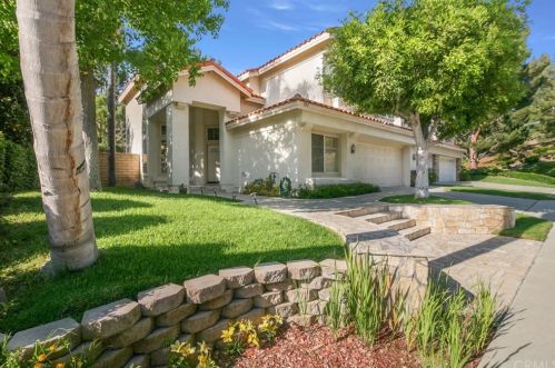 882 Briar Rose Ln, Anaheim, CA 92808-2323