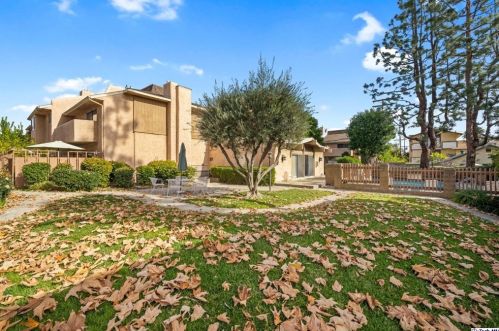 1503 Rock Glen Ave, Glendale CA  91205-2038 exterior
