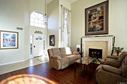 2187 Vista Ct, La Verne, CA 91750-1421