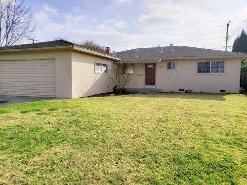 466 Keats Ave, Clovis, CA 93612-2689