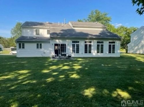 49 Roxy Ave, Edison, NJ 08820-1641