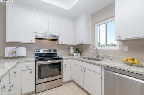 5121 Scenic Ave, Livermore, CA 94551-1057